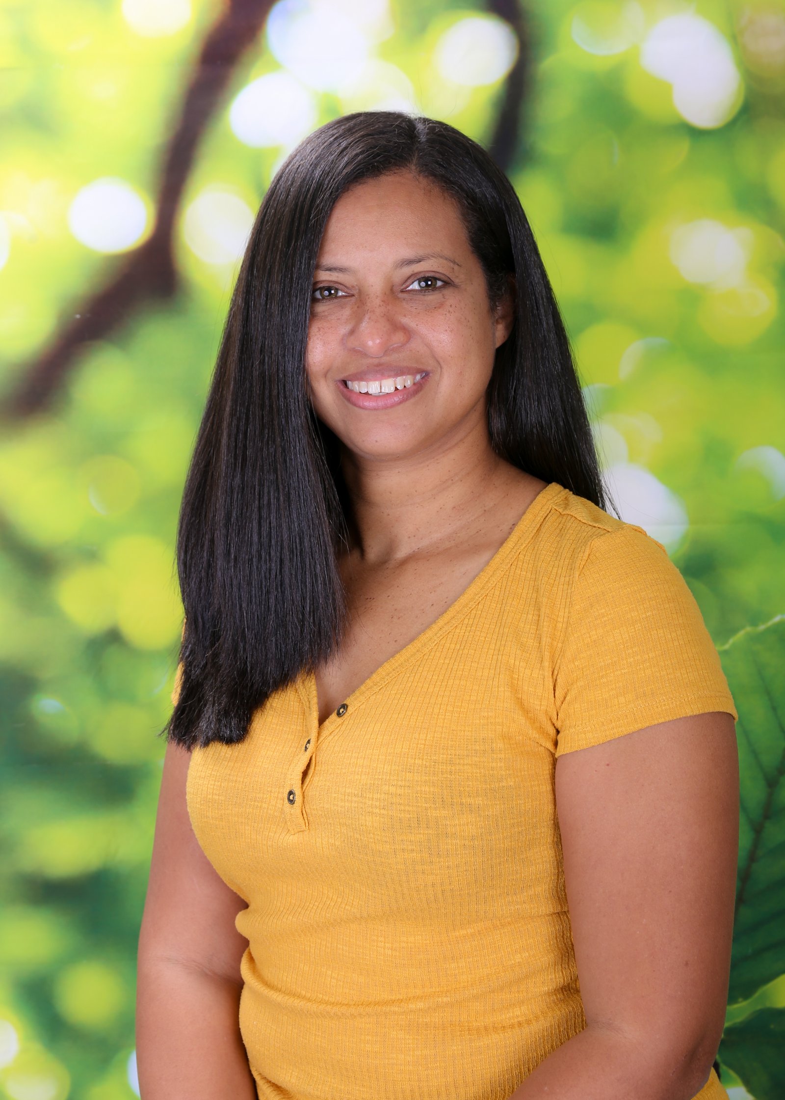Minerva Ocana, Office Manager